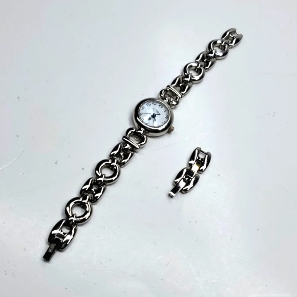Vintage Fossil F² Watch PC9695 Rivoli Crystal Silver Band Watch